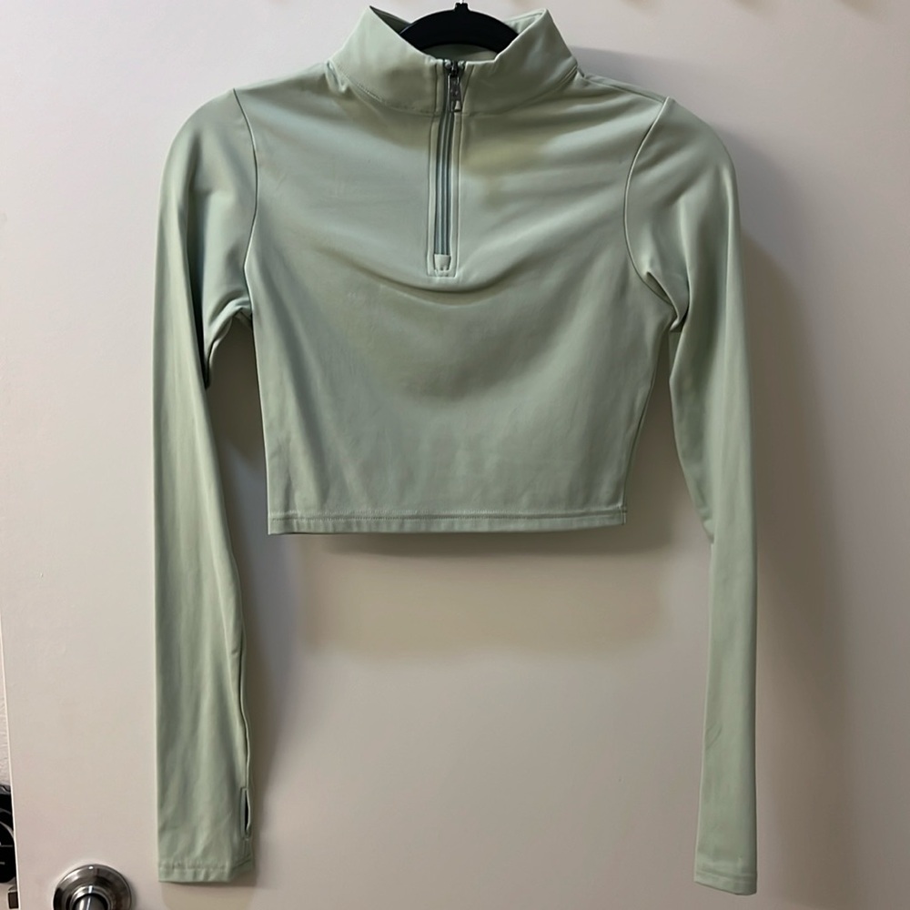 long sleeve cropped shirt